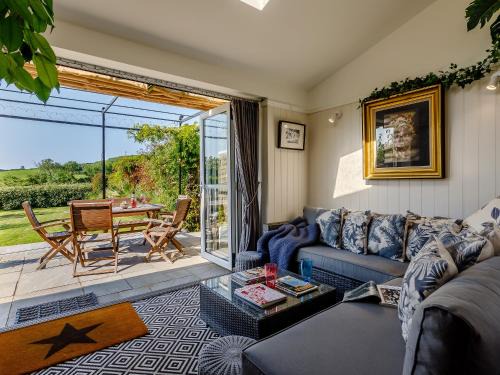 Bridport House | Yew Tree House