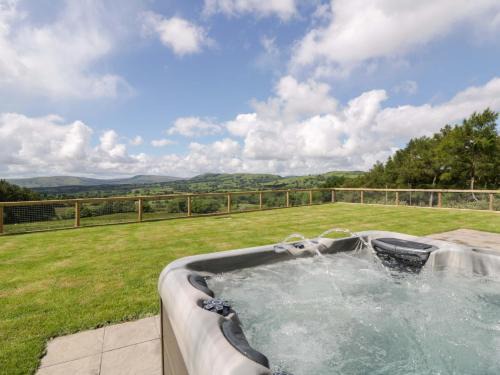 Rhayader House | Yr Onnen