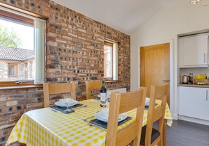 Daffodil Cottage - Two Bedroom House, Sleeps 4