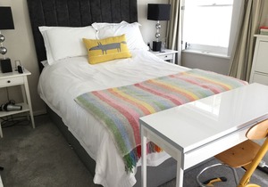 Smart flat in central Cheltenham