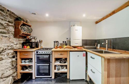 Dolgellau House | 1 Bed in Brithdir oc-w30045