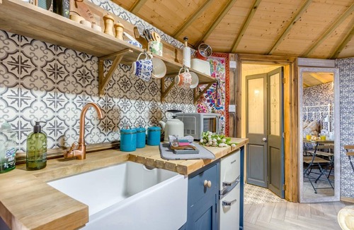 Liddington RV Rental | 1 Bed in Liddington (oc-p38231)