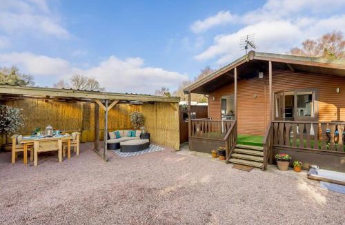 Whitegate Cabin | 1 Bed in Northwich oc-91266