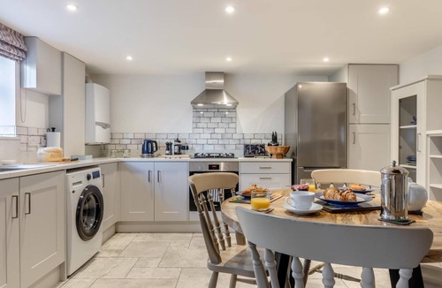 Peak District National Park Cottage | 1 Bed in Peak Forest (oc-s30591)