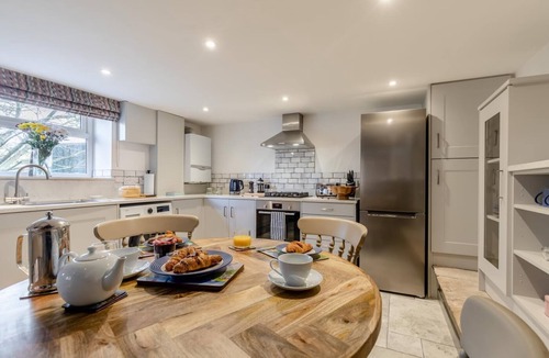 Peak District National Park Cottage | 1 Bed in Peak Forest (oc-s30591)