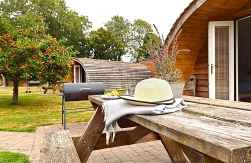 Denstone Other | 1 Bed in Rocester oc-a33054
