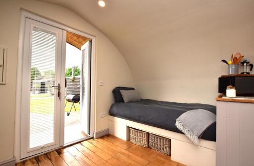 Denstone Other | 1 Bed in Rocester oc-e33057