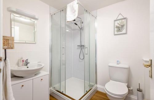 Martlesham Heath House | 1 Bed in Rushmere St. Andrew oc-luxl