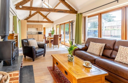 Monmouth Cottage | 1 Bed in Wonastow (oc-l29426)