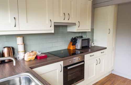 Two Dales Apartment | 1 Bed Studio in Two Dales, Near Matlock & Bakewell