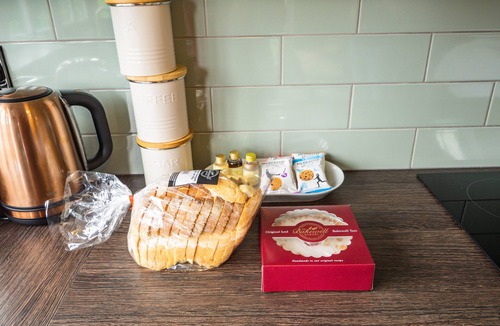 Two Dales Apartment | 1 Bed Studio in Two Dales, Near Matlock & Bakewell