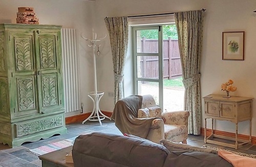 Shepton Mallet Cottage | 1 bedroom accommodation in Pilton, near Shepton Mallet
