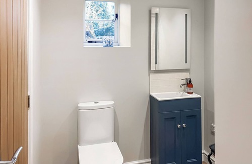 Bromsgrove House | 1 bedroom accommodation in Bournheath