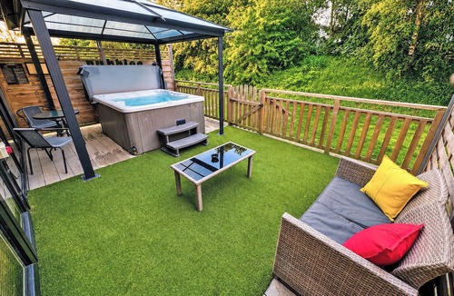 Raywell Ski Chalet | 1 bedroom accommodation in Raywell, Beverley