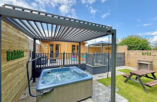 Raywell Ski Chalet | 1 bedroom accommodation in Raywell, Beverley