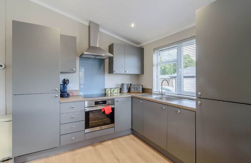Raywell Ski Chalet | 1 bedroom accommodation in Raywell, Beverley