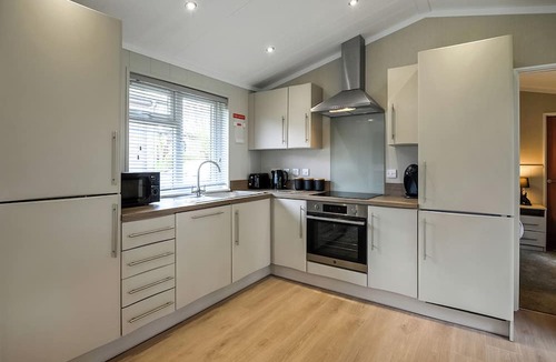 Raywell Ski Chalet | 1 bedroom accommodation in Raywell, Beverley