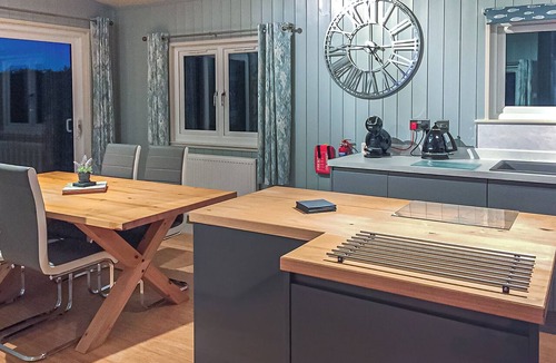 Scawton Ski Chalet | 1 bedroom accommodation in Easingwold