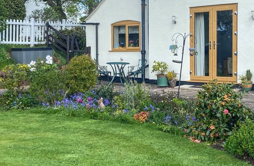 Swadlincote Cottage | 1 bedroom accommodation in Netherseal