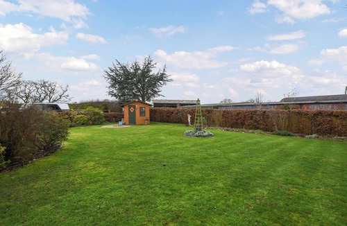 Malpas Cottage | 1 bedroom accommodation in Willington