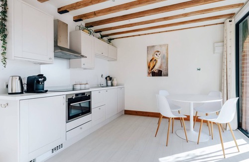 Polebrook Cottage | 1 bedroom accommodation in Stilton Fen, near Peterborough