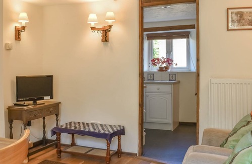 West Compton Cottage | 1 bedroom accommodation in Uploaders