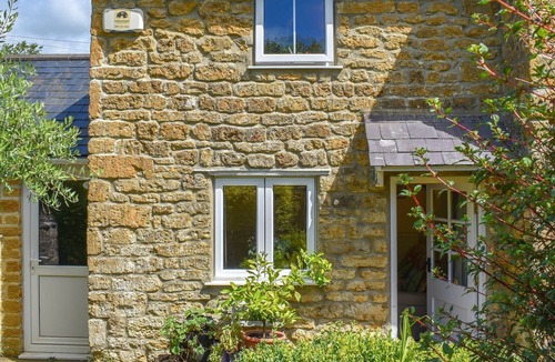 West Compton Cottage | 1 bedroom accommodation in Uploaders