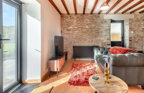 Llanfihangel-Ystrad Cottage | 1 bedroom accommodation in Cribyn, near Lampeter