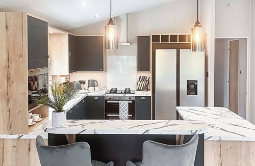 Pershore Ski Chalet | 1 bedroom accommodation in Pershore