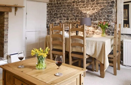 Cliftonville Cottage | 1 bedroom accommodation in Margate
