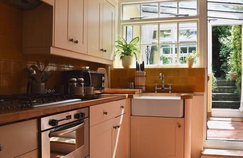 Warwick Cottage | 1 bedroom accommodation in Warwick