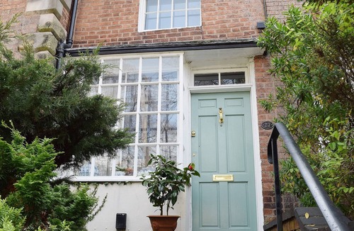 Warwick Cottage | 1 bedroom accommodation in Warwick
