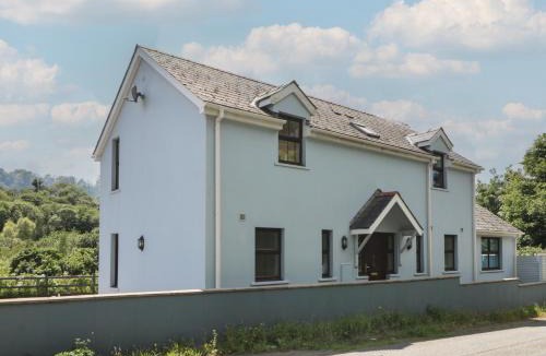 Amroth House | 1 Bryn Beudy
