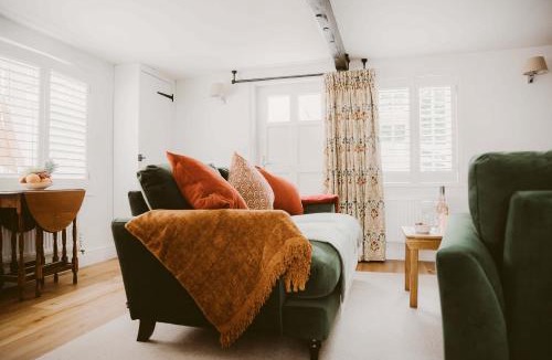 Woodbridge House | 1 Chantry Cottage