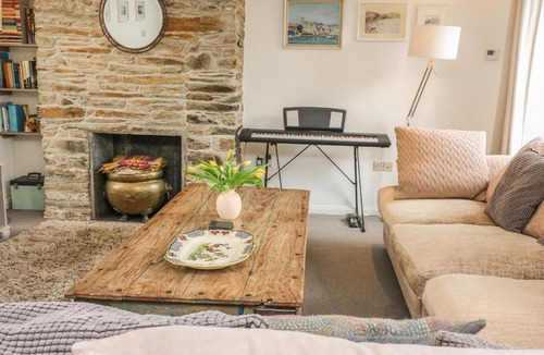 Salcombe House | 12 Robinsons Row