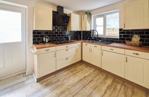 Launceston House | #121 Two Beautiful cottages in Cornwall |for 14