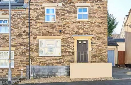 Launceston House | #121 Two Beautiful cottages in Cornwall |for 14