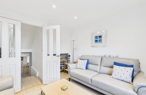 Bembridge House | 12A Solent Landing direct beach access