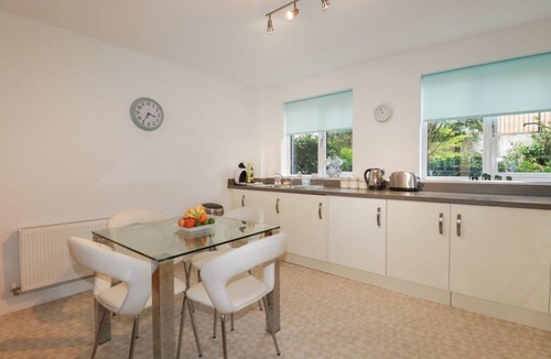 Saint Austell Bay Apartment | 13 Clock Tower Court, Charlestown