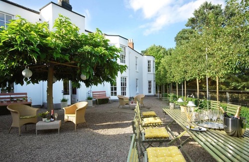 Llansantffraid-ym-Mechain Cottage | 14 Bed in Llansanffraid (oc-b30382)