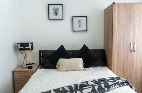 Selly Oak House | 16 Strathdene Road, Selly Oak