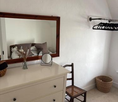 Mullion Apartment | 16th Century Cottage in the heart of Mullion