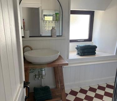 Mullion Apartment | 16th Century Cottage in the heart of Mullion