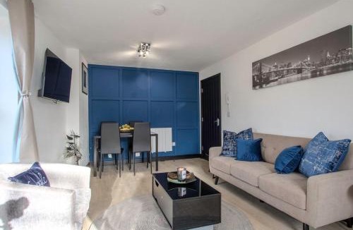 Warrington Apartment | #175 Chaplin House - Modern Stay - Sleeps 3