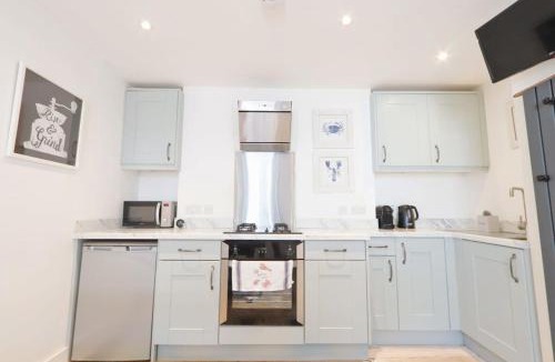 Shaldon House | 18 Strand