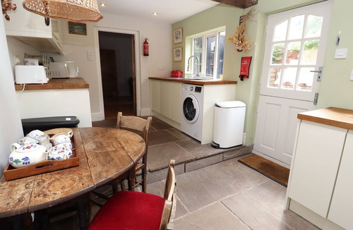Hoole Cottage | 2 Ashby Place