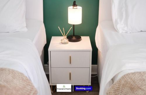 Weston on Trent House | 2 BDR House By Prospergress Property Short Lets & Serviced Accommodation Coventry 5 minutes walking from Arena Shopping Park and Coventry Building Society Arena Stadium With Self-Check-In, Free Parking and Large Garden & Patio, Pool Table and Games