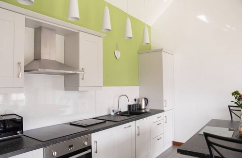 Newcastle-on-Clun House | 2 Beacon View Barn, Beguildy