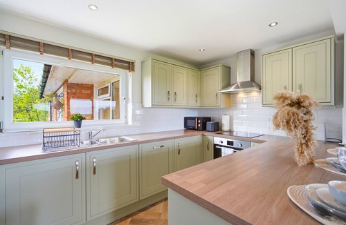 Hampton-in-Arden House | 2 Bed 2 Bath Luxe Apartment in Hampton in Arden