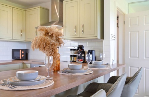 Hampton-in-Arden House | 2 Bed 2 Bath Luxe Apartment in Hampton in Arden